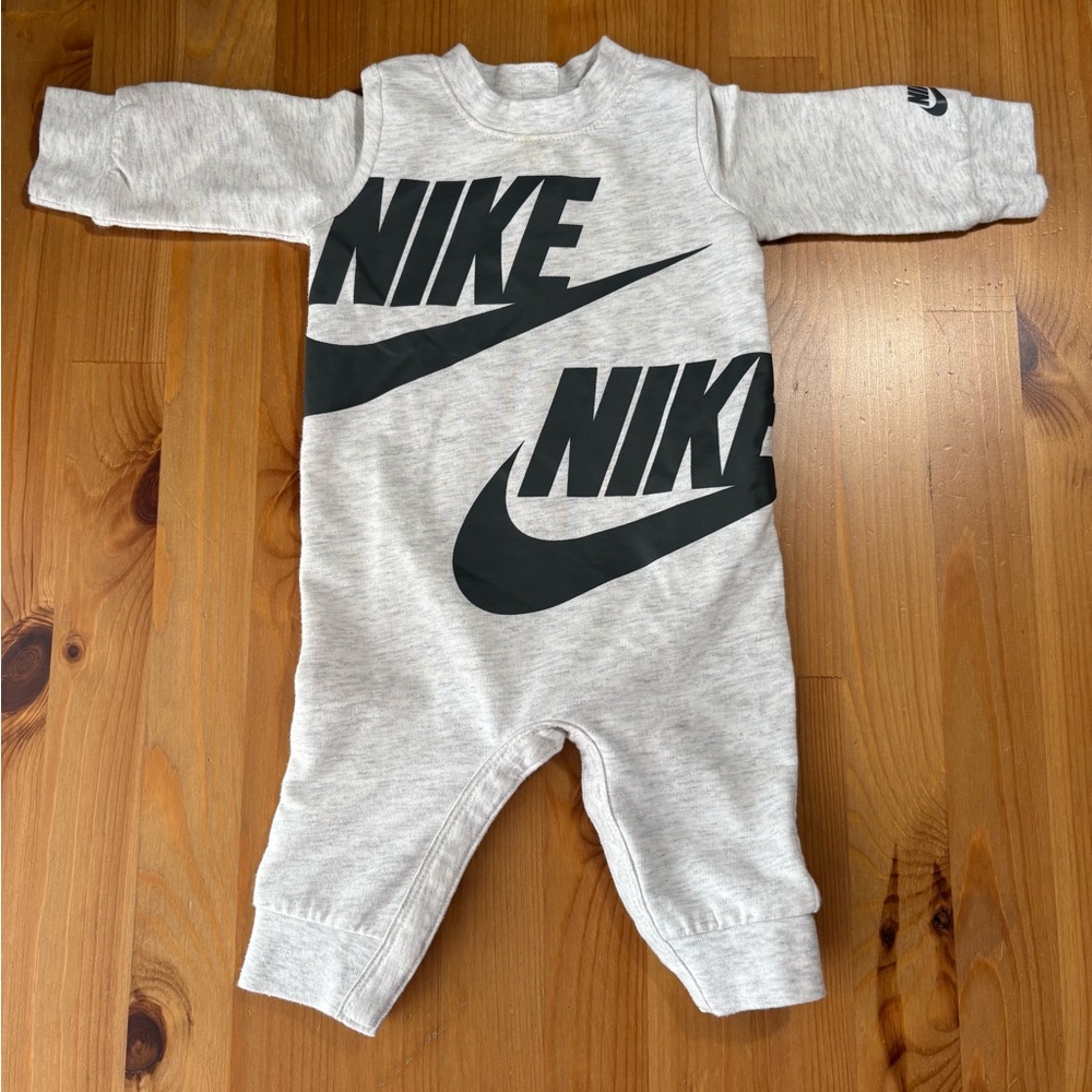 Infant Unisex Nike Swoosh Logo Sweater Coverall Size 3 Months